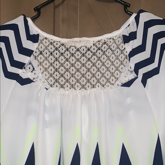 Jolt Blouse - Picture 3 of 4